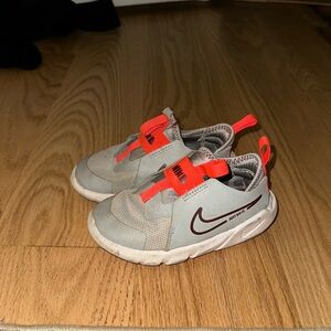 Nike flex tennis shoes/sneakers